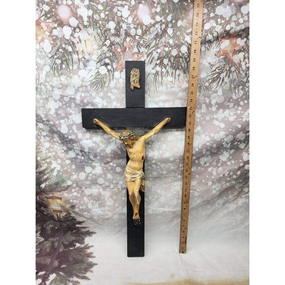 LGE Jesus Christ Crucifix Cross Statue 29” x 14.5” INRI wood & painted chalkware - Picture 2 of 9
